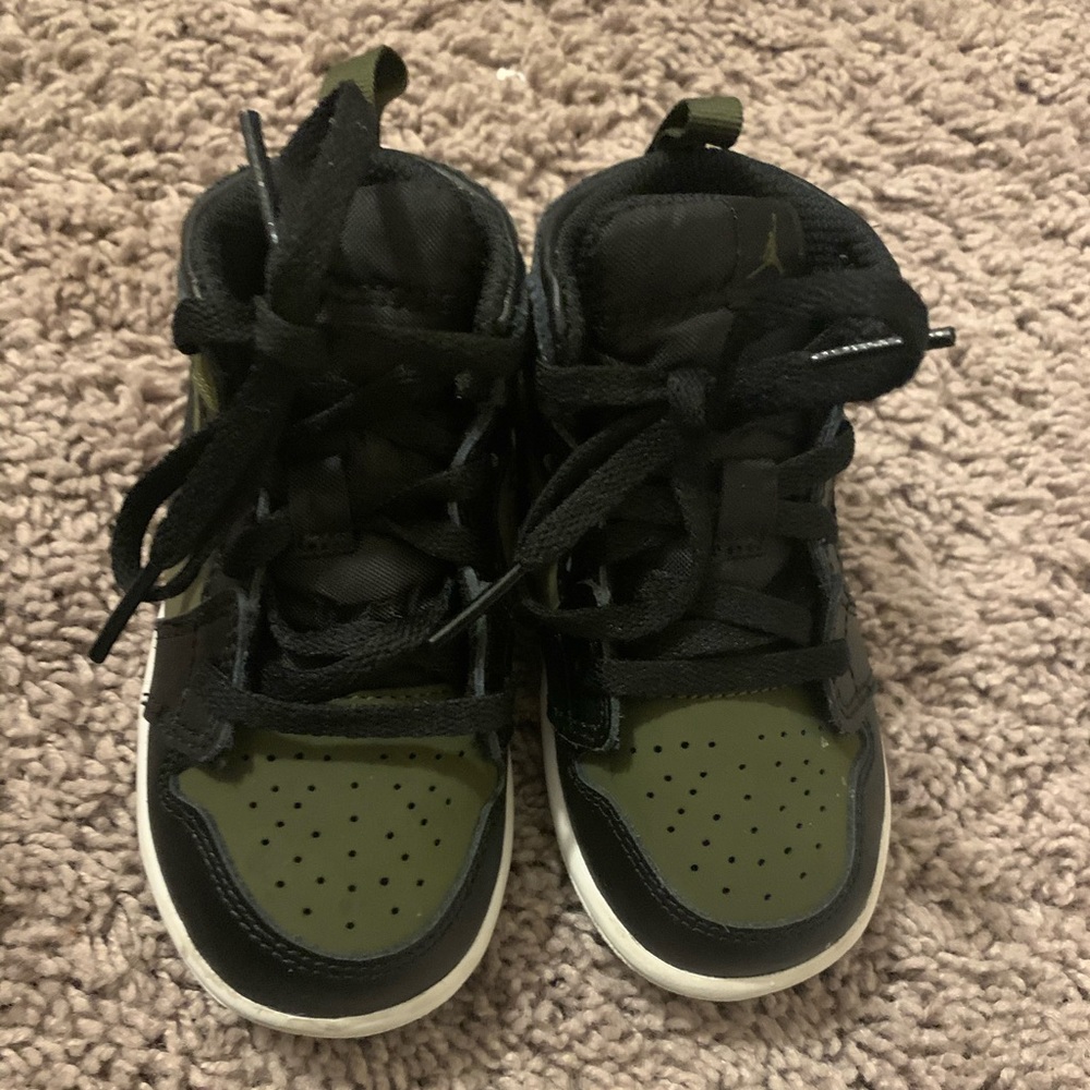 Air Jordan toddler sneakers